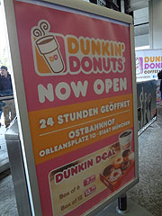 Donuts München: Dunkin' Donuts eröffnete 1. Filiale am Münchner Ostbahnhof am 09. April 2014 (©Foto: Martin Schmitz)